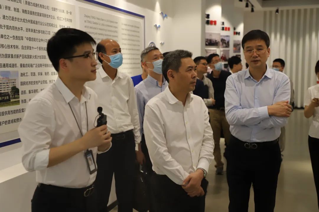 瑞安市人大常委會主任應(yīng)?？艘恍猩W臨通力科技調(diào)研